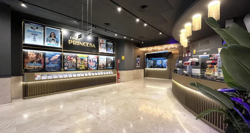 reforma-cines-madrid-vestibulo